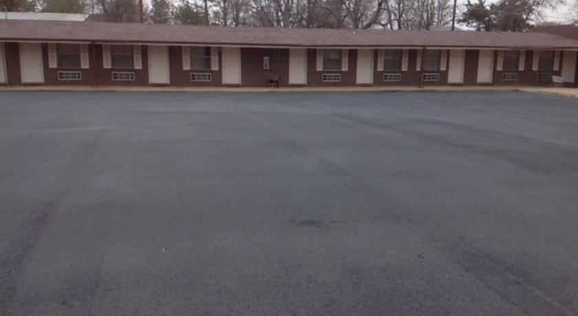 Village Inn Motel Hugo Exterior photo